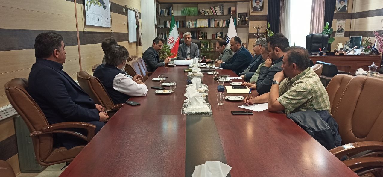 جلسه بررسی مشکلات تعدادی از پیمانکاران پروژه ۸۱۰۰ واحدی اراک