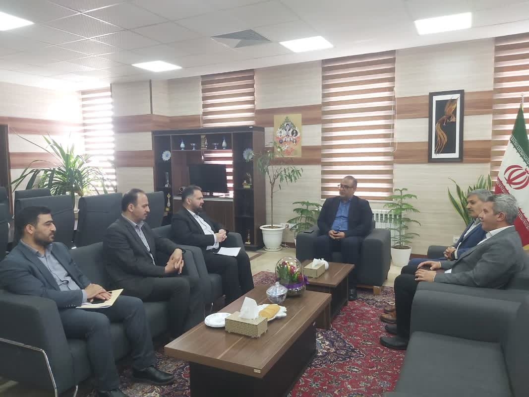 ⚪ دیدار مدیرکل تعزیرات حکومتی و مدیر کل غله و خدمات بازرگانی استان با مهندس ملکاء آشتیانی سرپرست فرمانداری شهرستان آشتیان