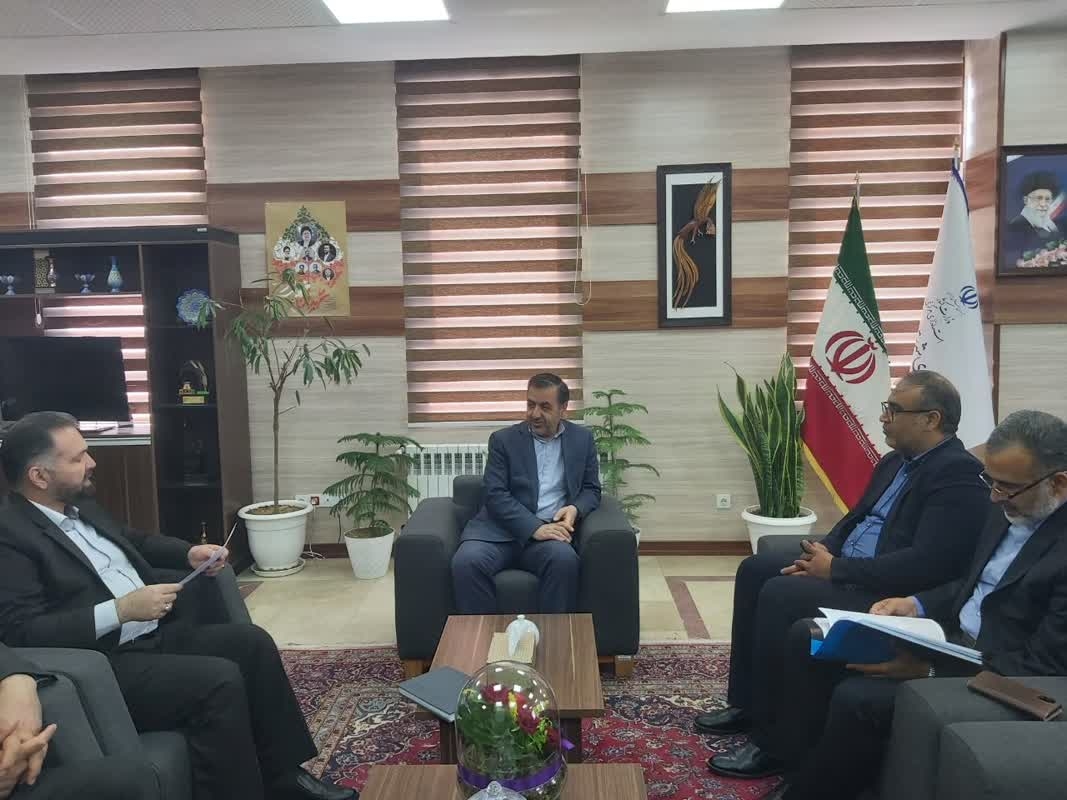 🔺️🔻 برگزاری جلسه بررسی وضعیت اقتصادی شهرستان آشتیان با محوریت تحقق شعار سال مبنی بر " سرمایه گذاری برای تولید "