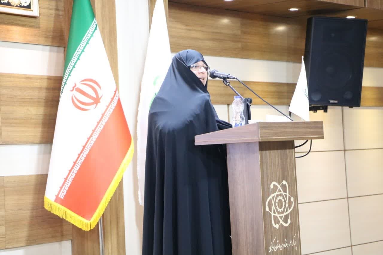 جشن مه دخت ، تقدیر از دختران فناور پارک علم و فناوری استان مرکزی 
 
به مناسبت دهه کرامت و‌ روز دختر ، جشن مه دخت با حضور مفتح زاده، مدیرکل دفتر امور زنان و خانواده استانداری مرکزی و‌ رییس پارک علم و فناوری استان مرکزی با هدف تقدیر از نقش برجسته دختران در عرصه نوآوری و فناوری برگزار شد.
چهارشنبه ۱۷اردیبهشت ۱۴۰۴