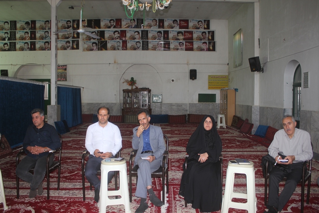 نشست بررسی مسائل و مشکلات روستای حشمتیه شهرستان خمین برگزار شد