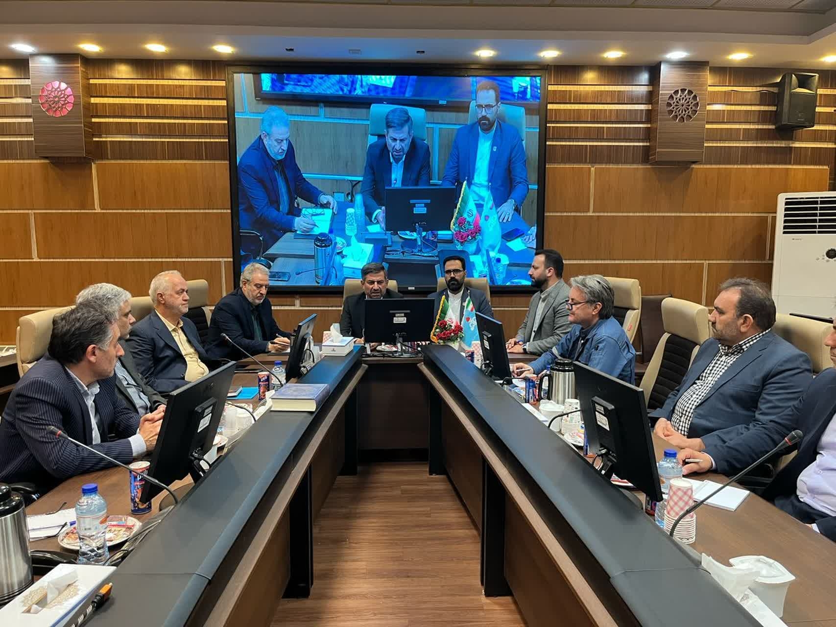 جلسه ارزیابی تاب آوری مجموعه شهرک انرژی شازند در مقابل با تهدیدات الکترونیک در محل شرکت پالایش نفت امام خمینی (ره) شازند برگزار شد.