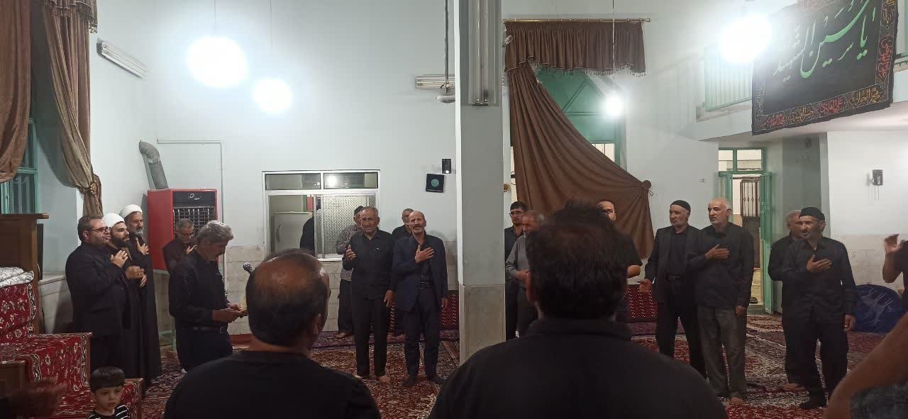 اقامه نماز جماعت و مراسم سوگواری حضرت اباعبدالله‌الحسین(ع) در روستاهای بزیجان و سعادت‌آباد با حضور فرماندار شهرستان محلات