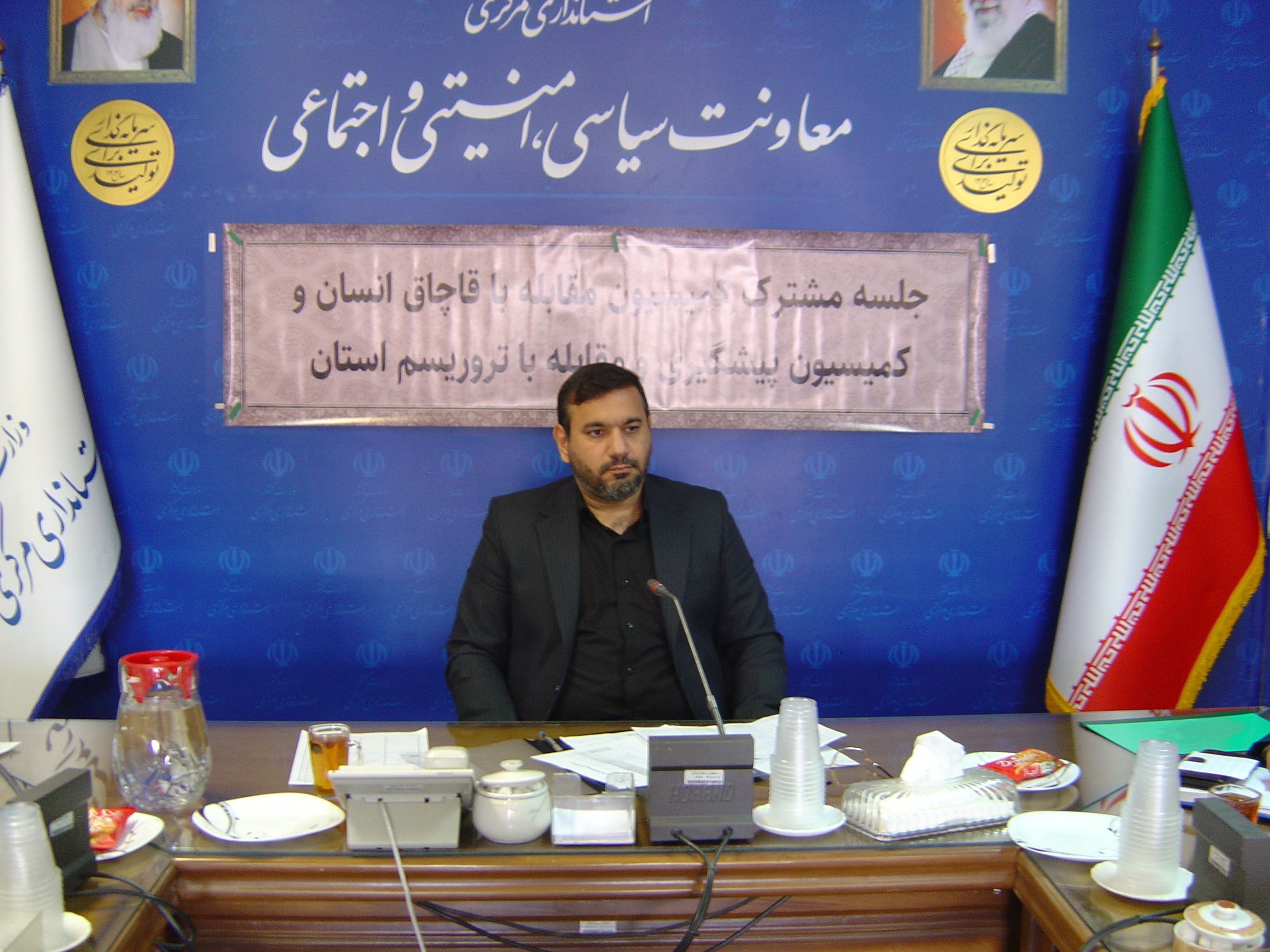 جلسه مشترک کمیسیون مقابله با قاچاق انسان و کمیسیون پیشگیری و مقابله با تروریسم استان به ریاست آقای برنج زاده مدیرکل امنیتی و انتظامی با حضور اعضا برگزار شد.