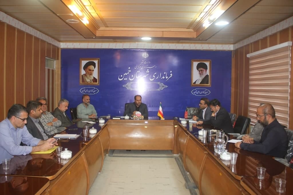 نشست بررسی مسائل و مشکلات گلخانه داران شهرستان خمین برگزار شد
